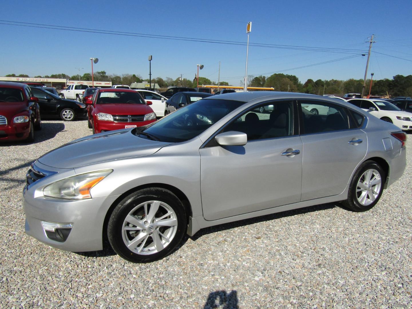 2014 Silver /Gray Nissan Altima 2.5 SL (1N4AL3AP9EC) with an 2.5L L4 DOHC 16V engine, Automatic transmission, located at 15016 S Hwy 231, Midland City, AL, 36350, (334) 983-3001, 31.306210, -85.495277 - Photo#2